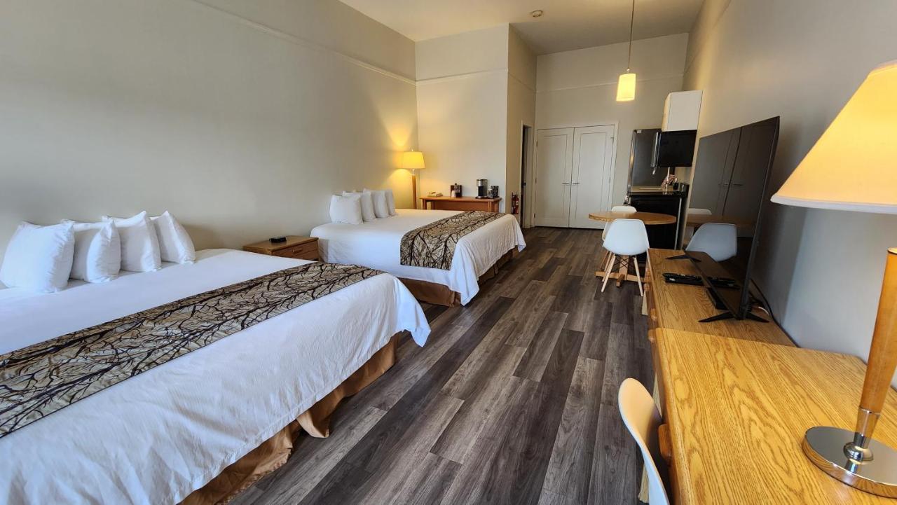 The Cedars Inn Hotel & Convention Centre Gibsons Eksteriør bilde