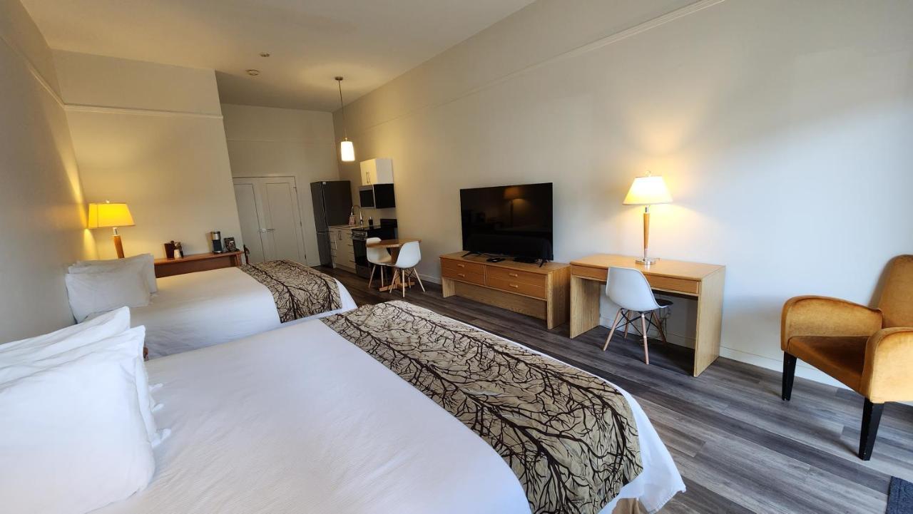 The Cedars Inn Hotel & Convention Centre Gibsons Eksteriør bilde