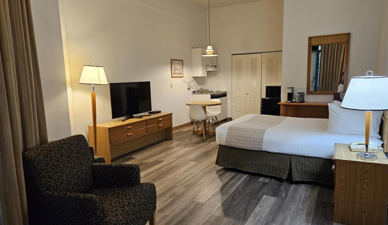 The Cedars Inn Hotel & Convention Centre Gibsons Eksteriør bilde