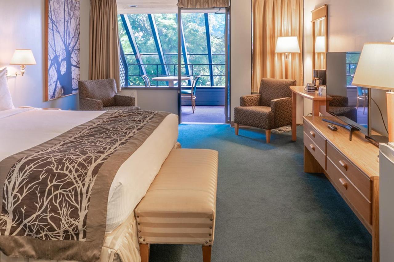 The Cedars Inn Hotel & Convention Centre Gibsons Eksteriør bilde